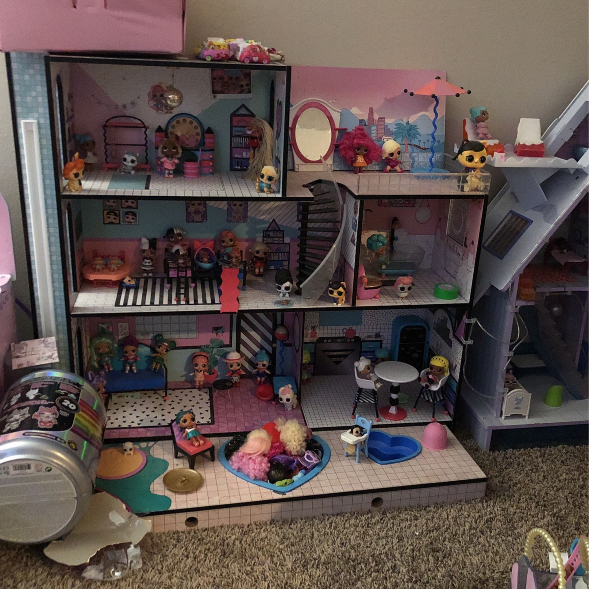 Lol Doll House Mansion Included 3 Toys I Pay  $ 289  Now $ 125 thanks For Looking 