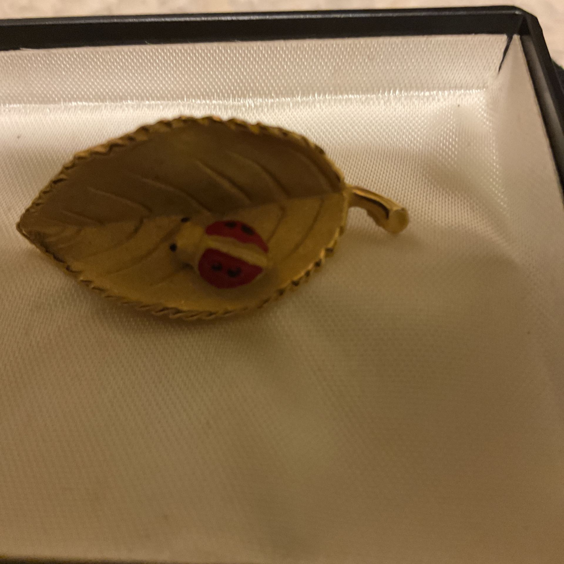 Vintage Goldtone Small Leaf With Ladybug Brooch