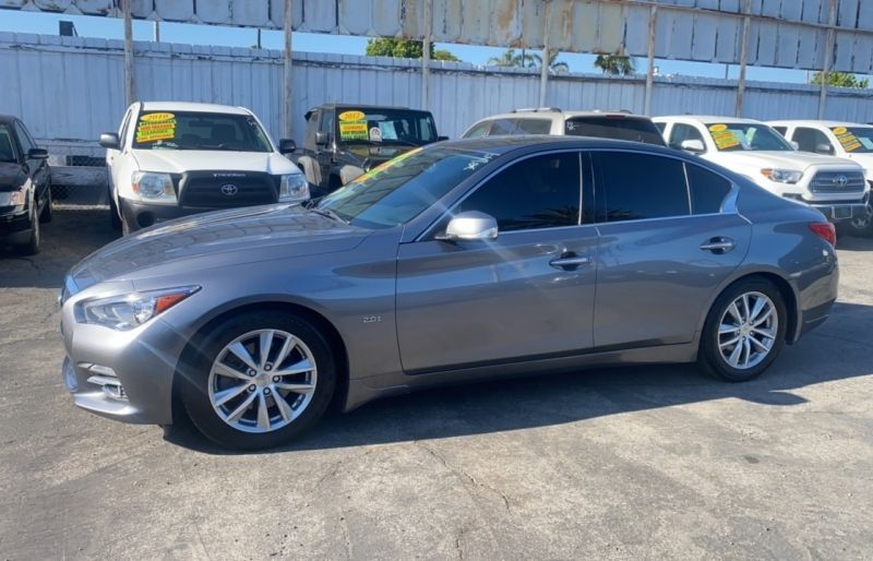 2016 INFINITI Q50