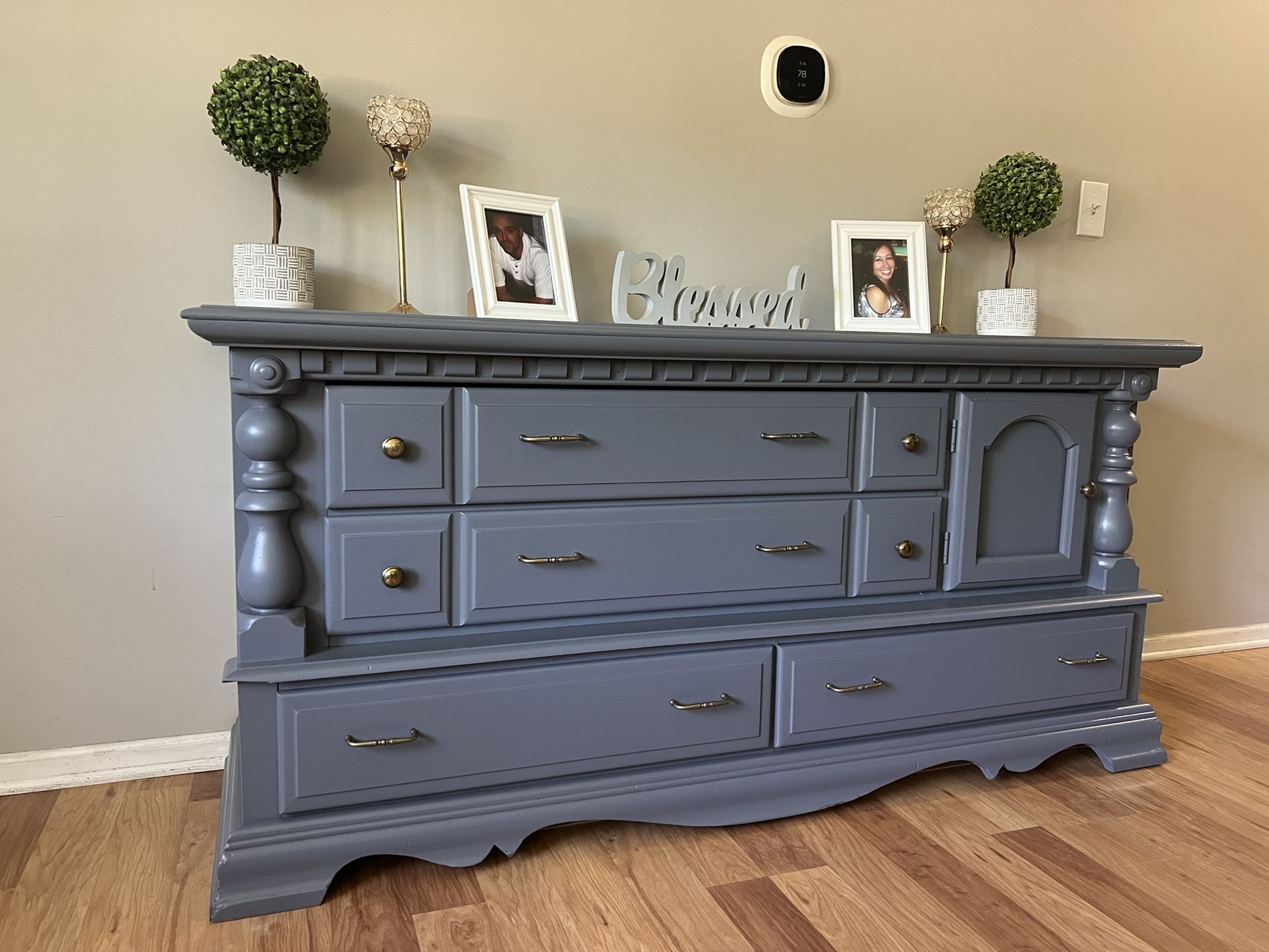 ✨Beautiful Solid Wood/Bassett Dresser✨