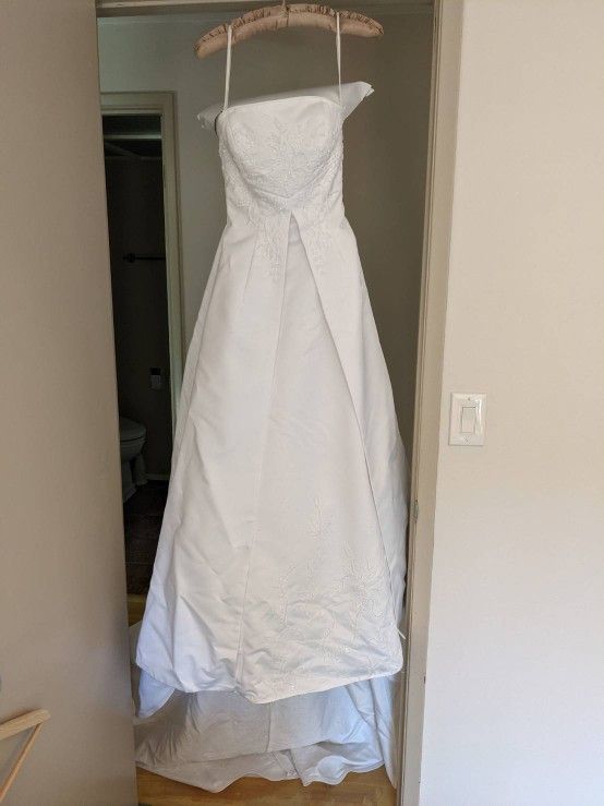 Wedding dress Size 4