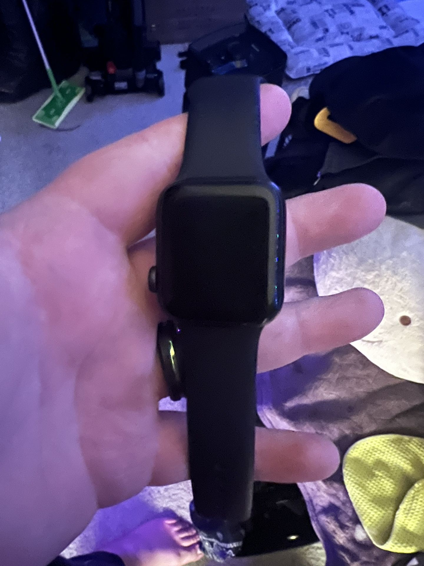 beda iwatch gps dan cellular