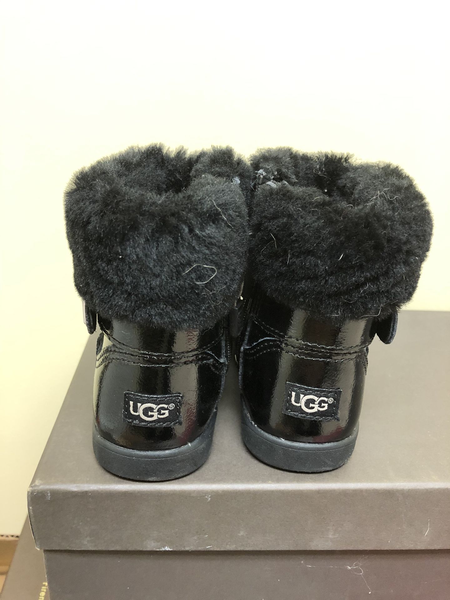 Ugg Boots TODDLER Size 8.5