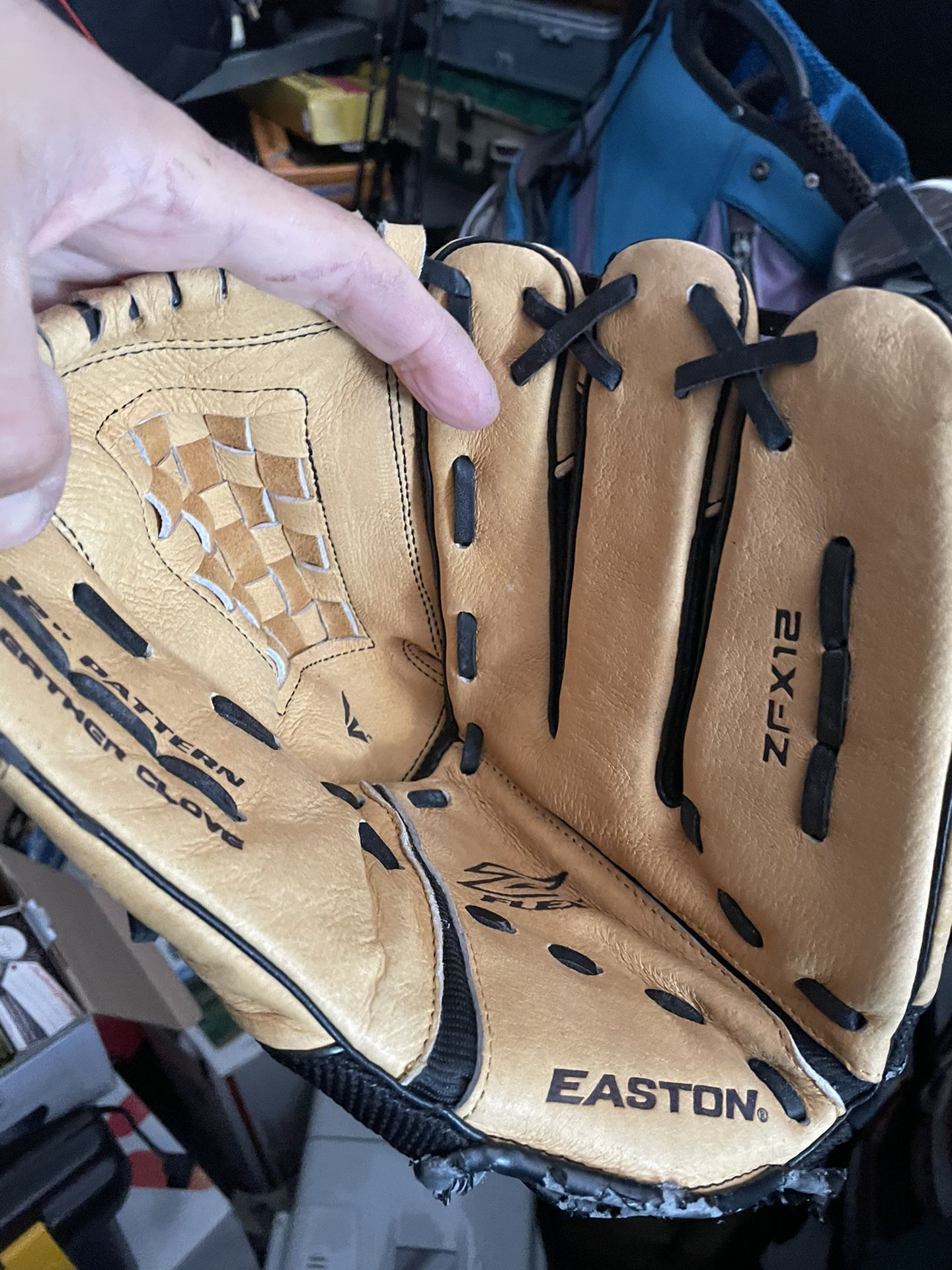 Baseball glove Easton 12 inches  