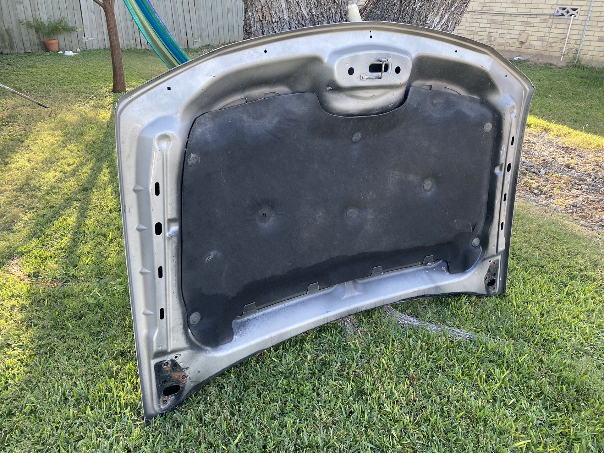 OEM 03/07 Silverado hd hood & Grille