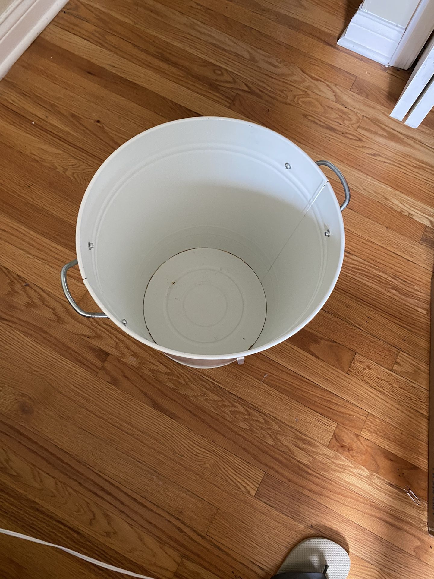 TRASH CANS