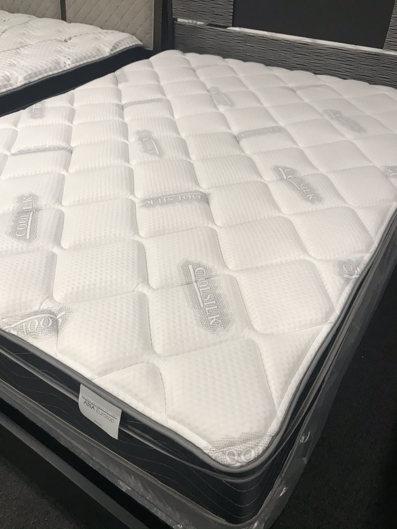 (JUST $54 DOWN) Brand new Plush Euro Top Queen Mattress (Financing & Delivery Available)