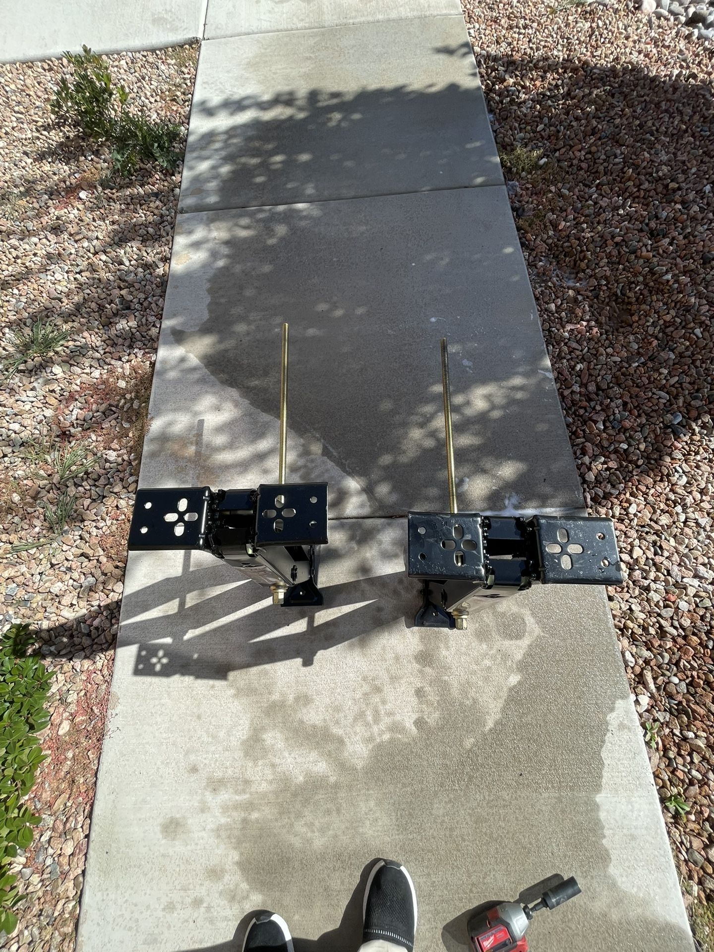 WEIZE Camper RV Trailer Stabilizer Leveling Scissor Jacks with Handle -24"- 7500lbs - Set of 2