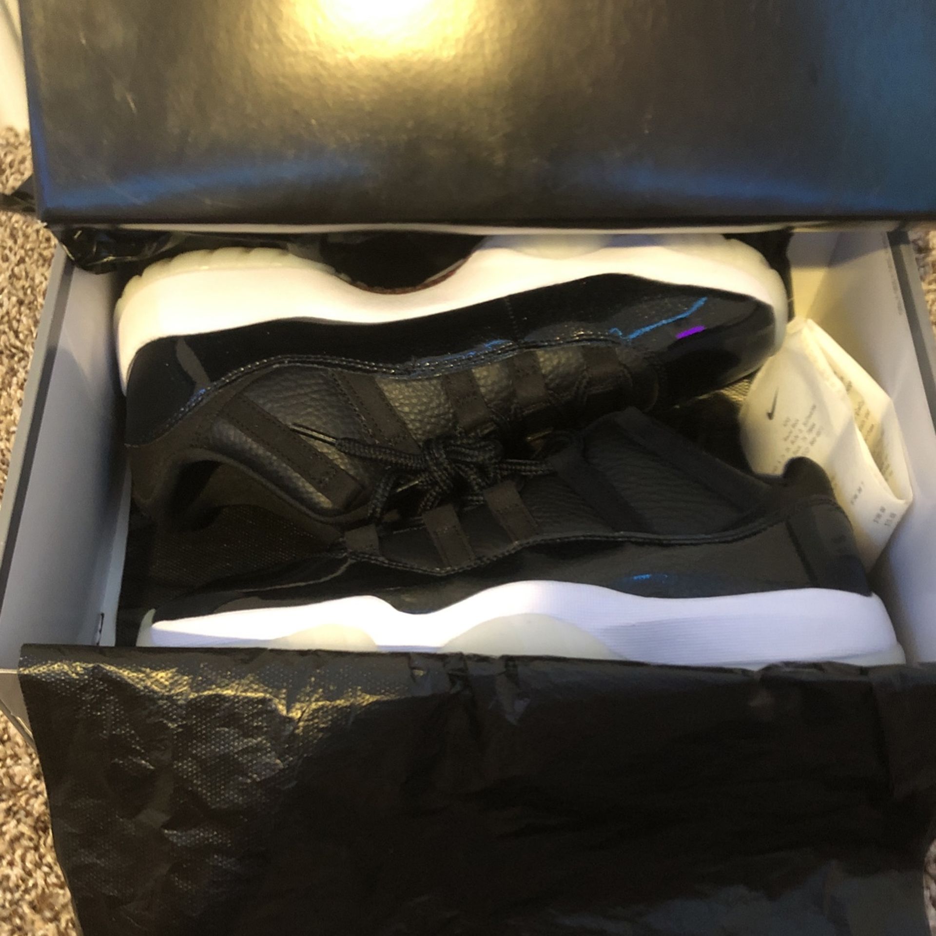 Jordan 11 Low 72-10 Size 9