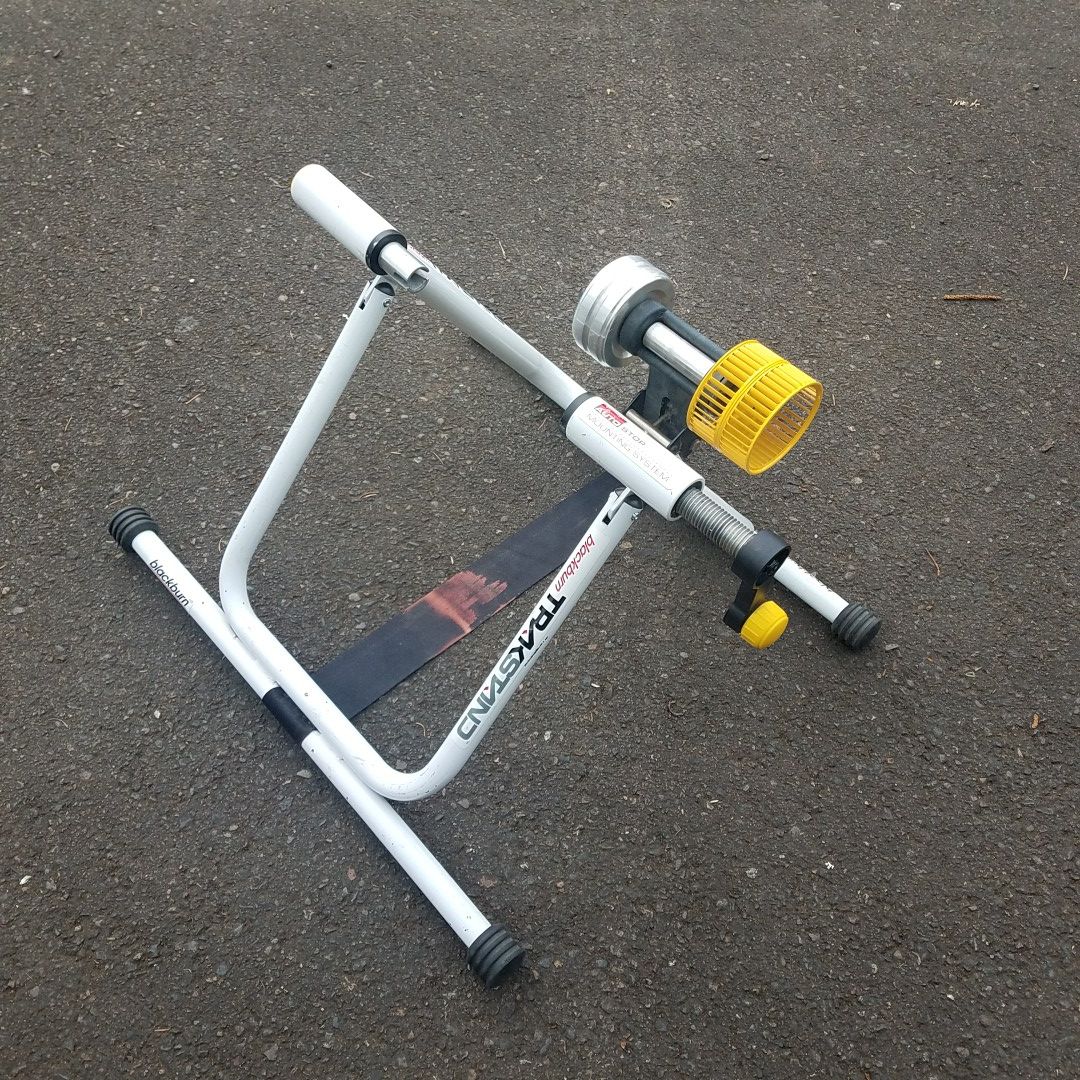 blackburn trakstand 3 level magnetic resistance