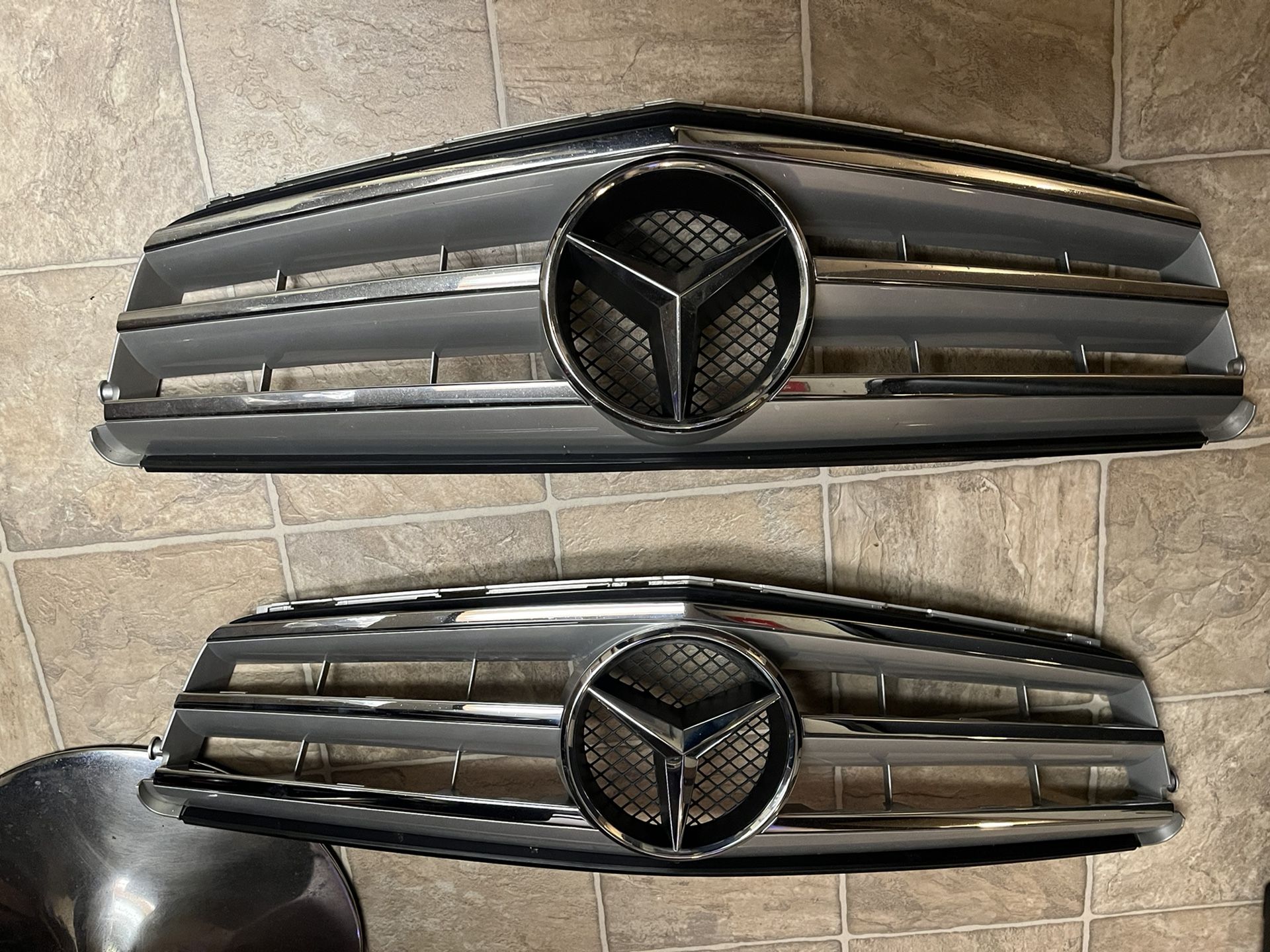 2009-2013 Mercedes C300 grille (stock grilles)