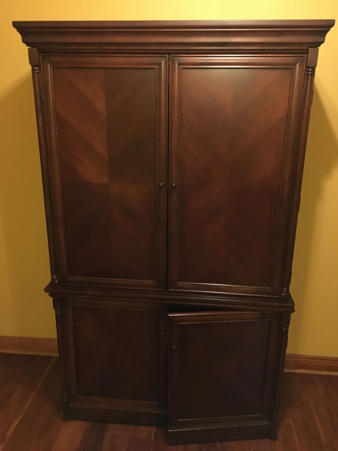 Armoire/ desk
