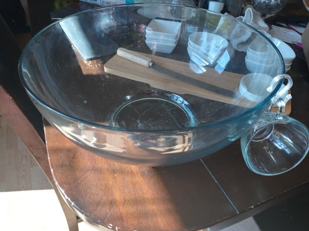 Set of serving pieces
