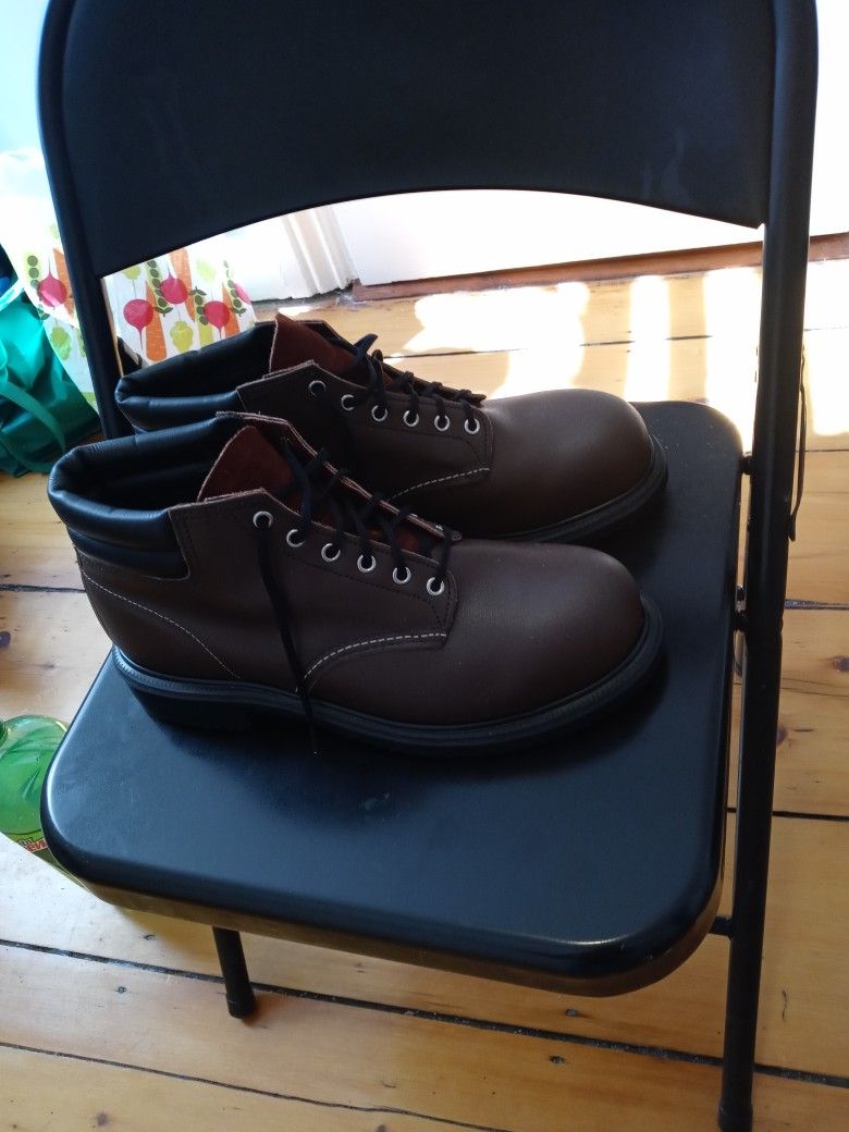 Brand new Never Worn Mens Red Wing Boots
