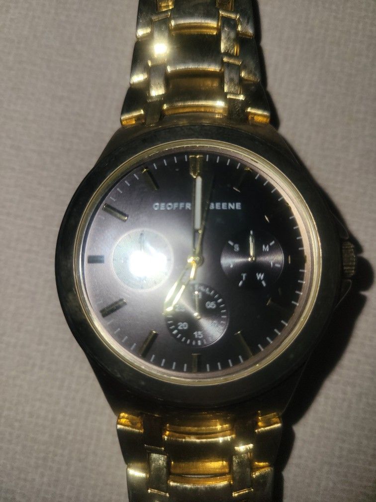 Geoffrey Beene Gold Plate Watch Needs Battery