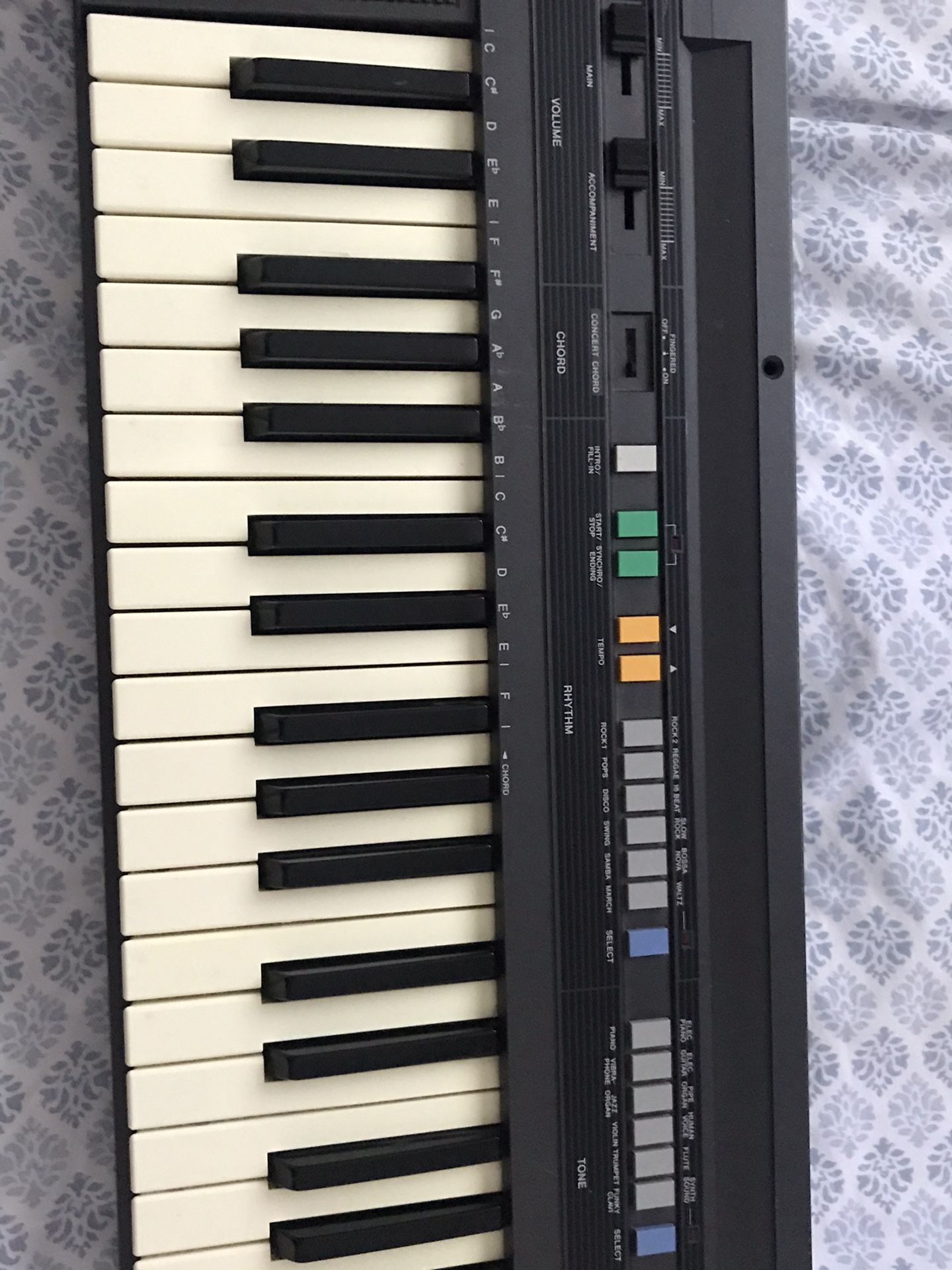 Realistic piano keyboard