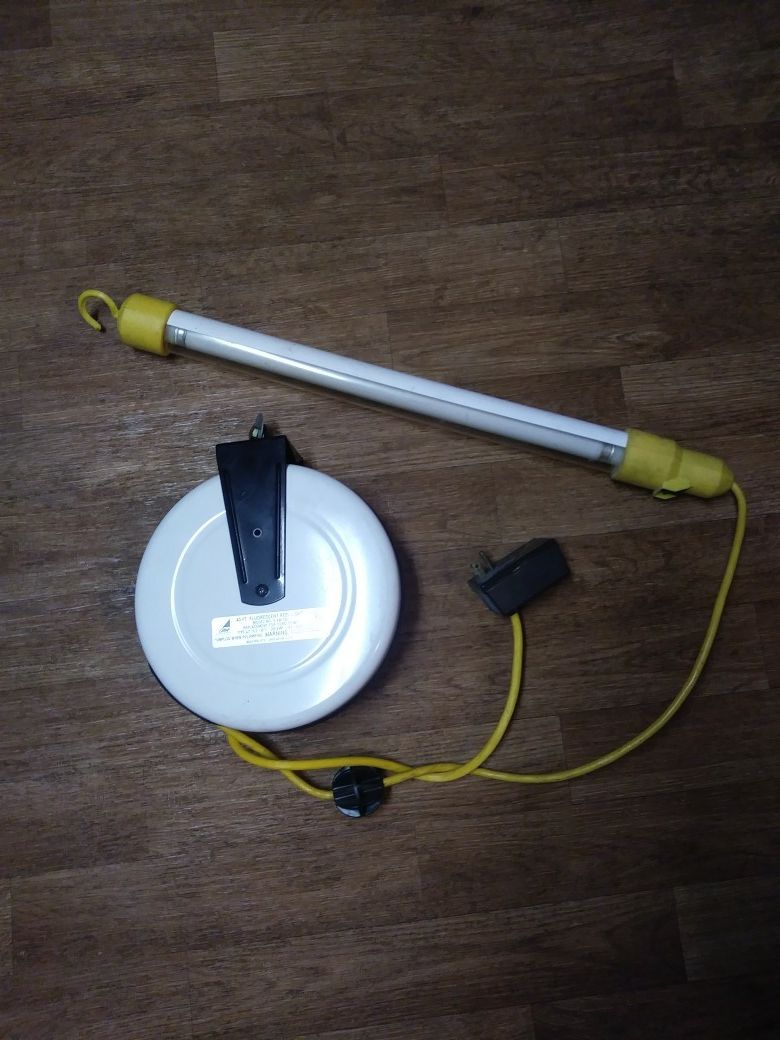 40 ft Fluorescent Reel Light