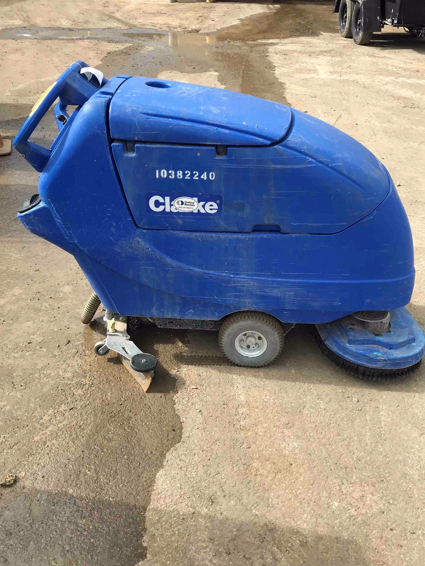 2015 Floor Scrubber 28” walk behind