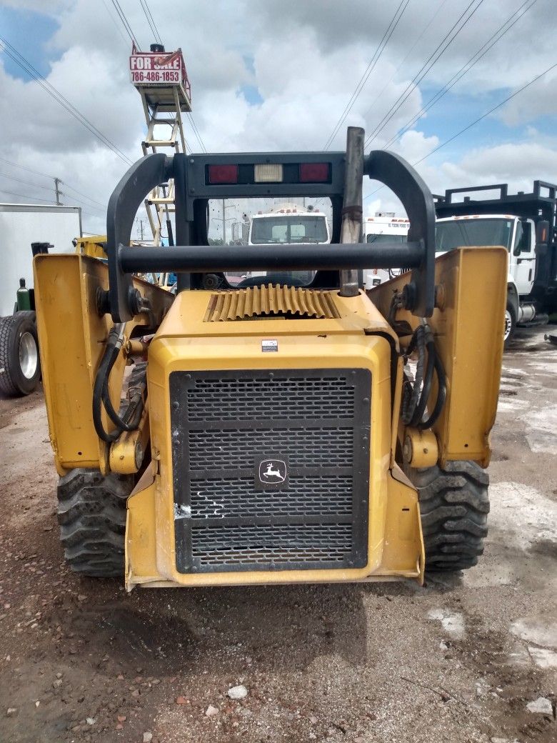 2008 John Deere Skid Steer 328 $17,000