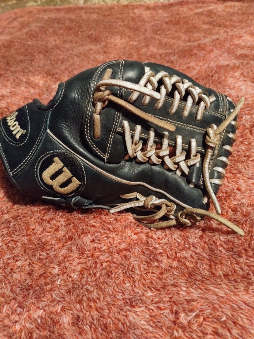 11 1/4 Wilson A2000 Infield Glove