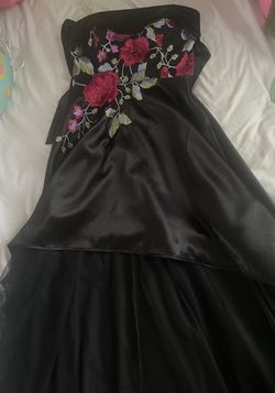 Long Black Floral Prom Dress Thumbnail
