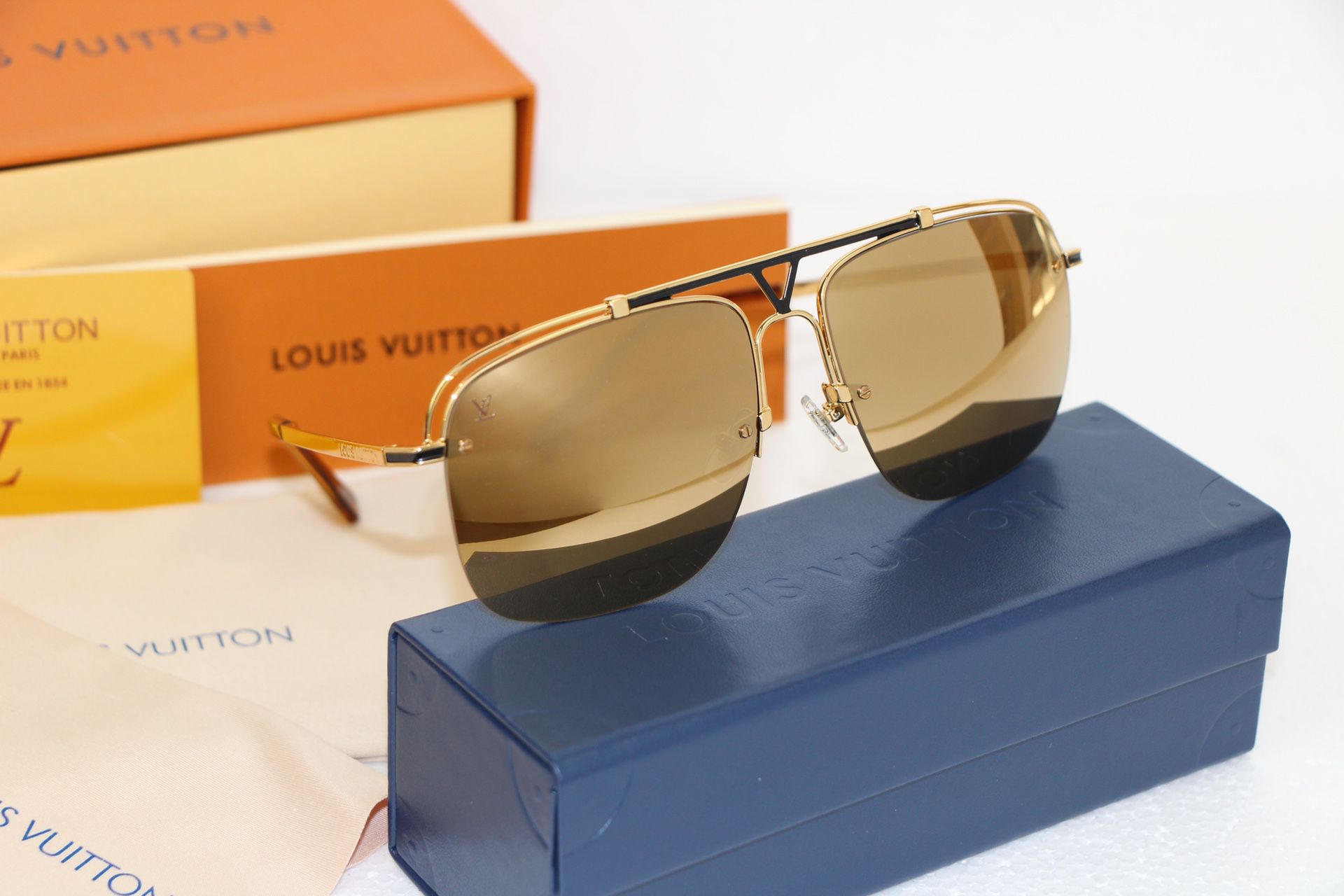Louis V Boarding Sunglasses 
