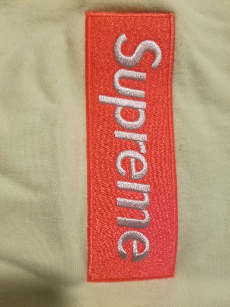 Supreme hoodie