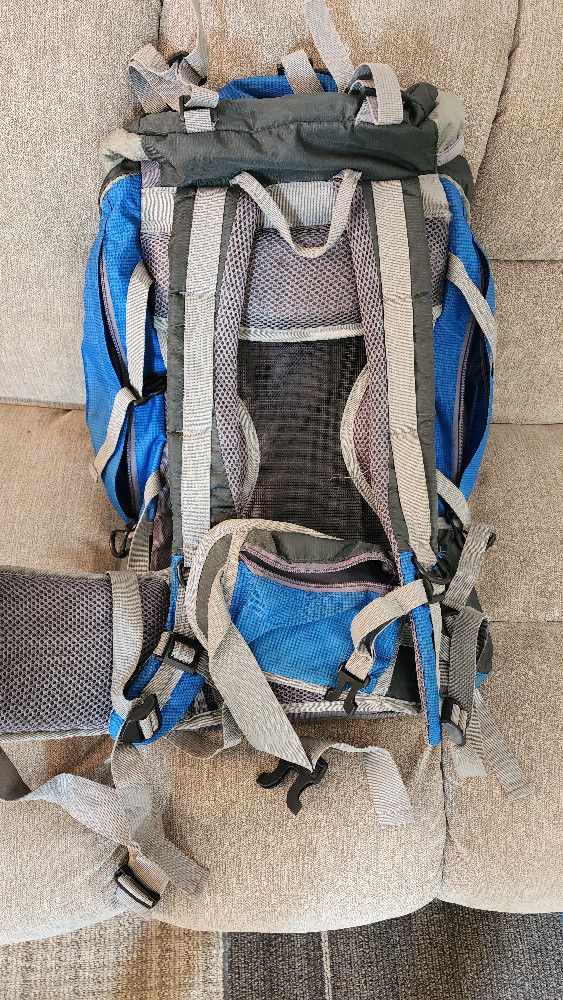 American Outback Zion Internal Frame Hiking Backpack

-$20 (Cash Only)