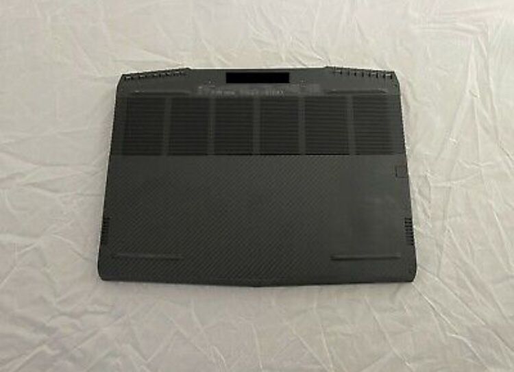 Used 2019 Alienware M15 - 32GB Ram - GEForce RTX2060 - 512GB/1TB SSD - Windows 10 Pro