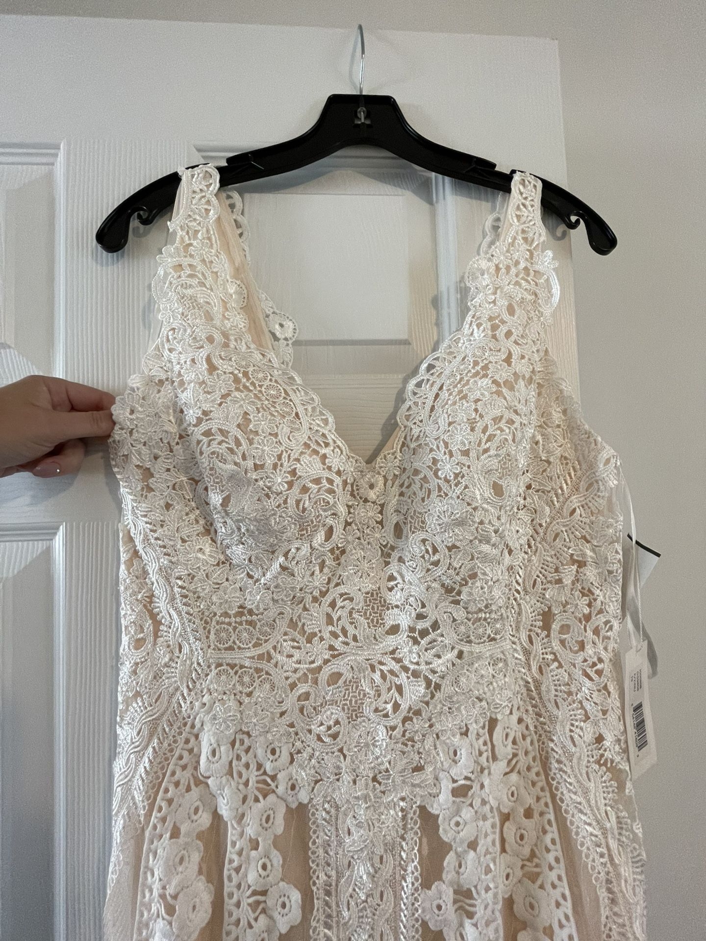 Brand new wedding dress or elegant evening dress
