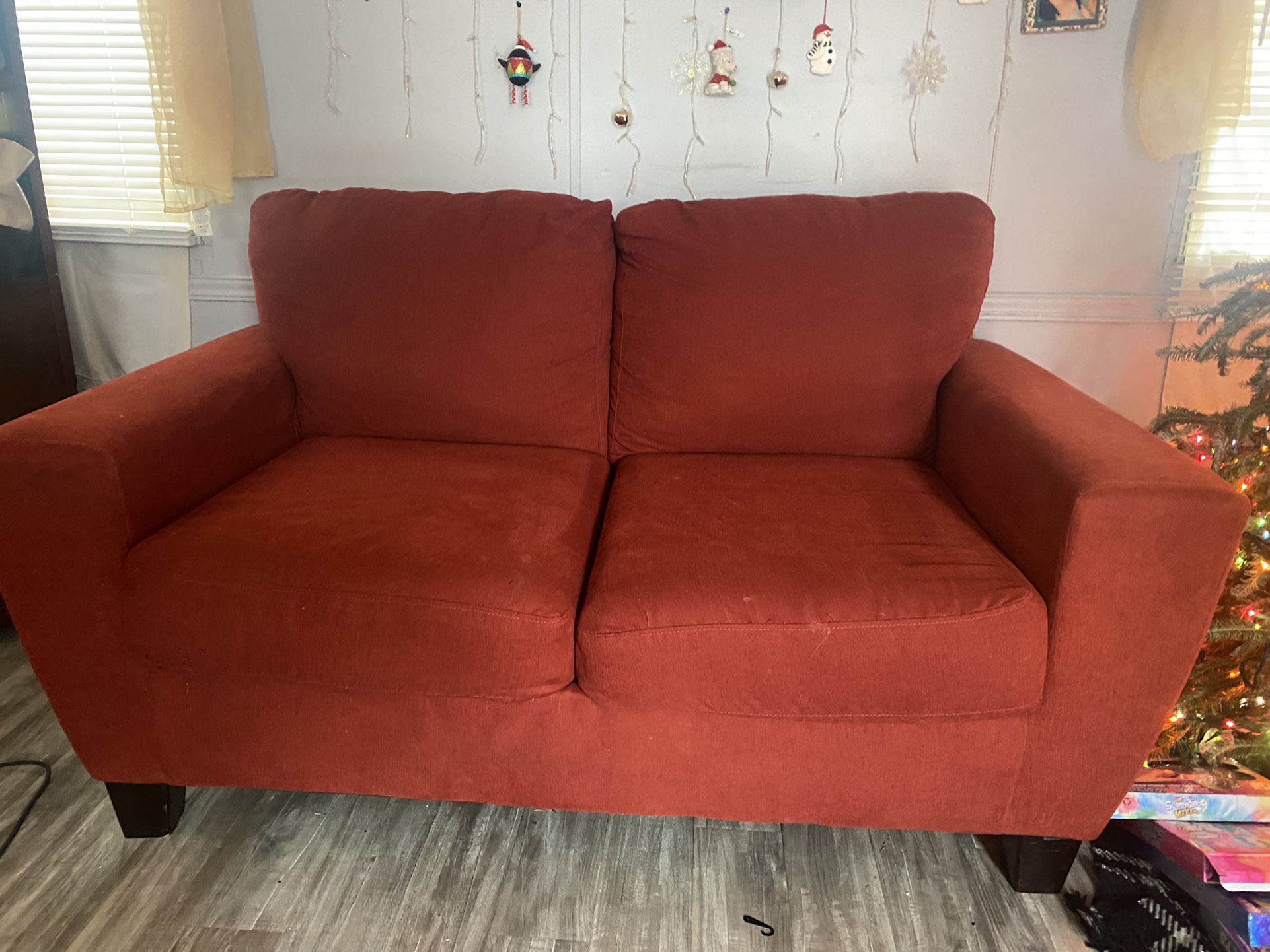 Matching Couch And Loveseat Set / Must Go Today 12/29/21