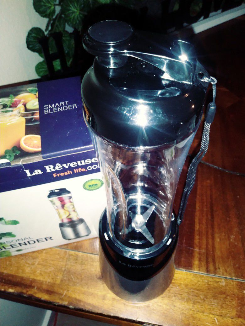 Personal Blender By La Reveuse (New)