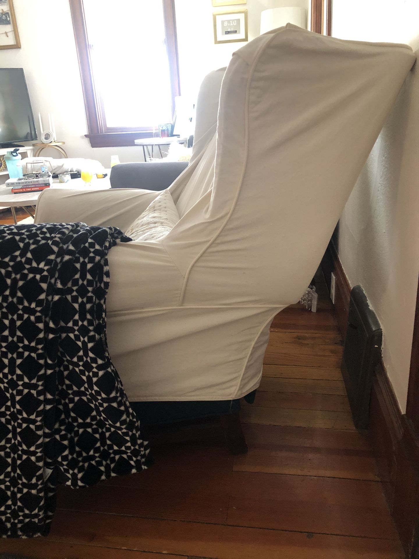 Chair With Footrest