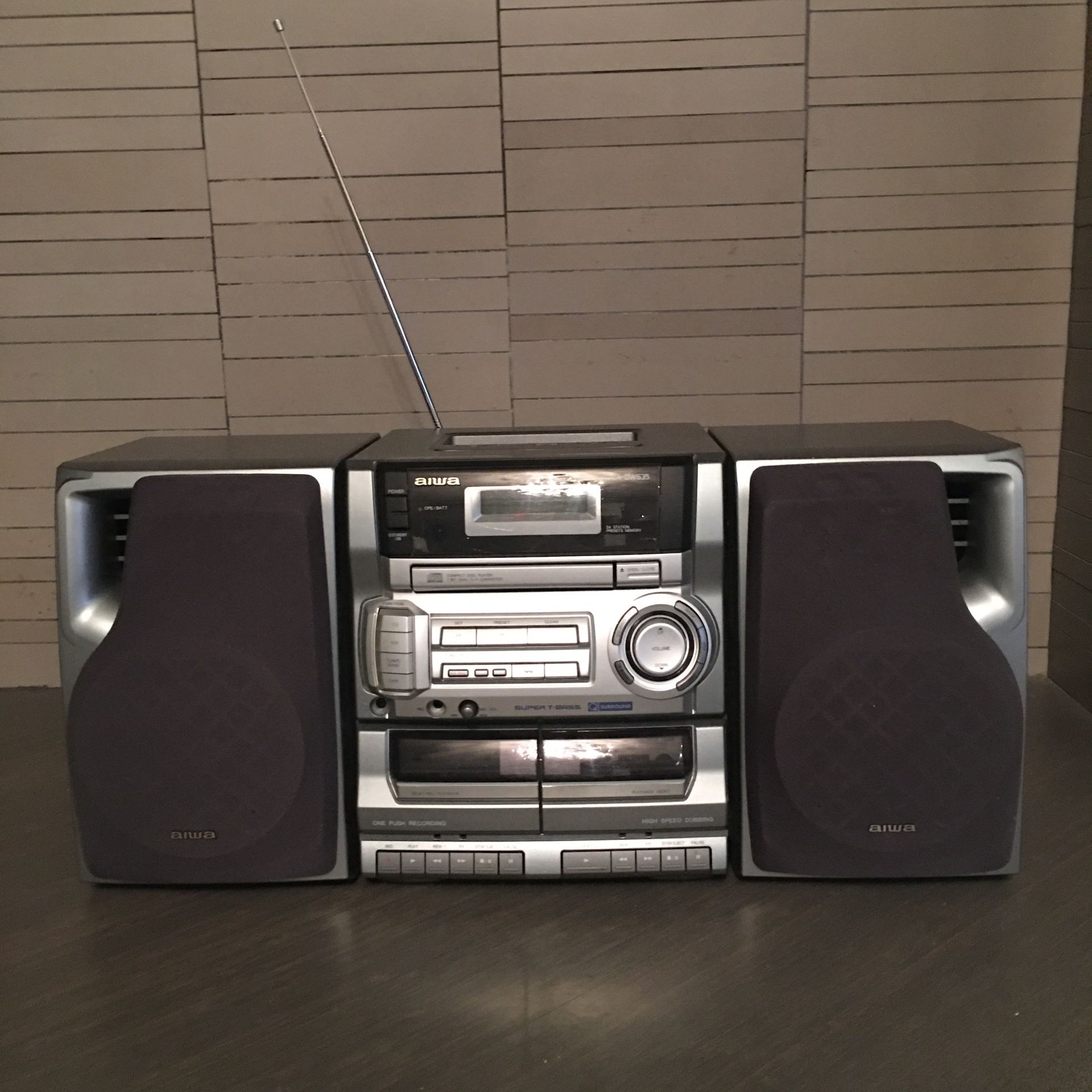 AIWA CA-DW635 CD/RADIO/CASSETTE BOOMBOX for Sale in Chicago, IL - OfferUp