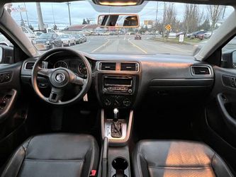 2014 Volkswagen Jetta Sedan Thumbnail