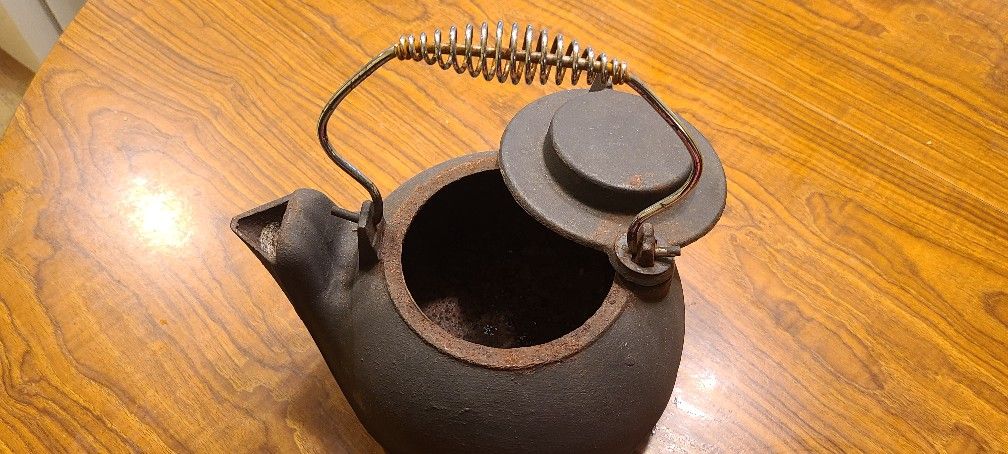 2 Nice Cast Iron Kettles