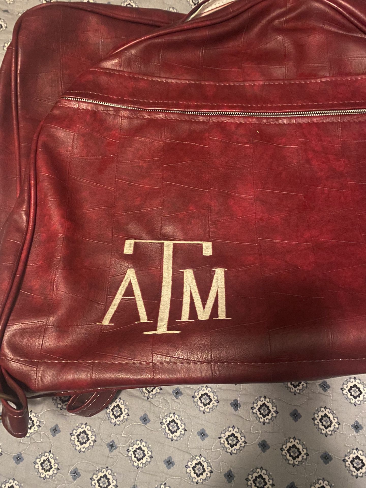 A&M Garment Bag W/boot pockets