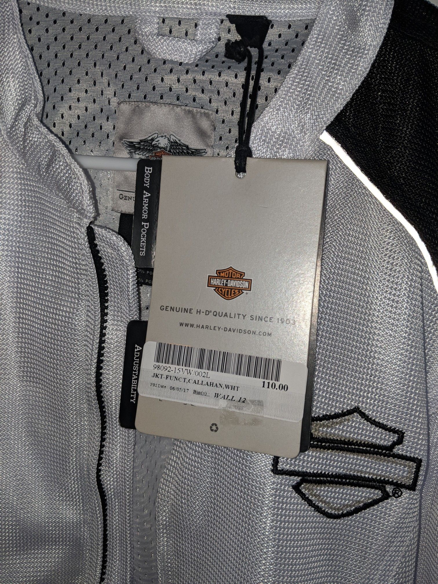 Harley Davidson women nylon brand new jacket xl.