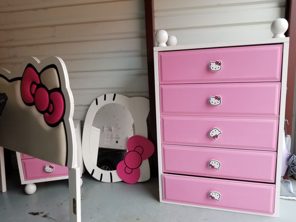 Hello Kitty bed set