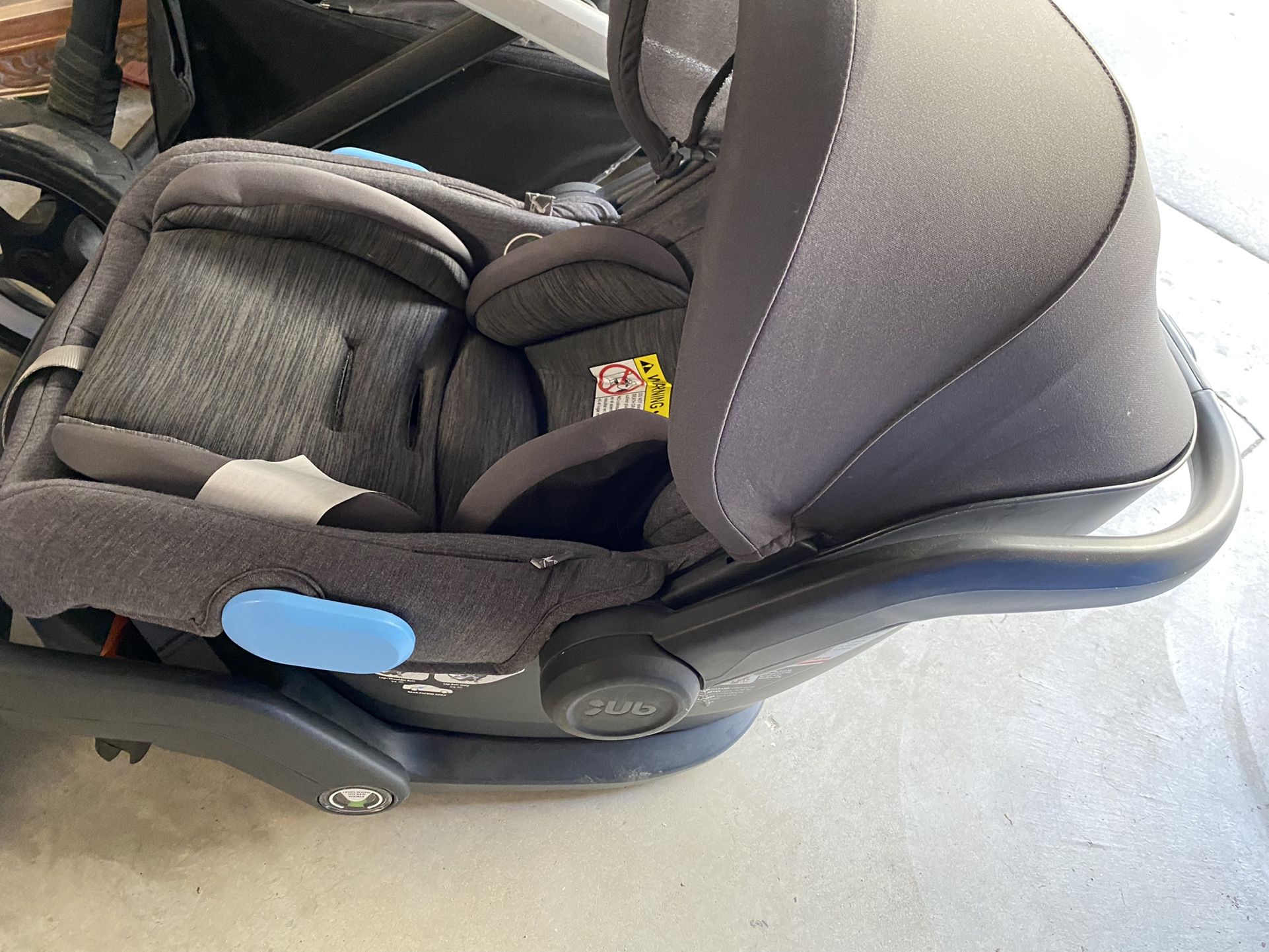 Uppa Baby Car seat 100