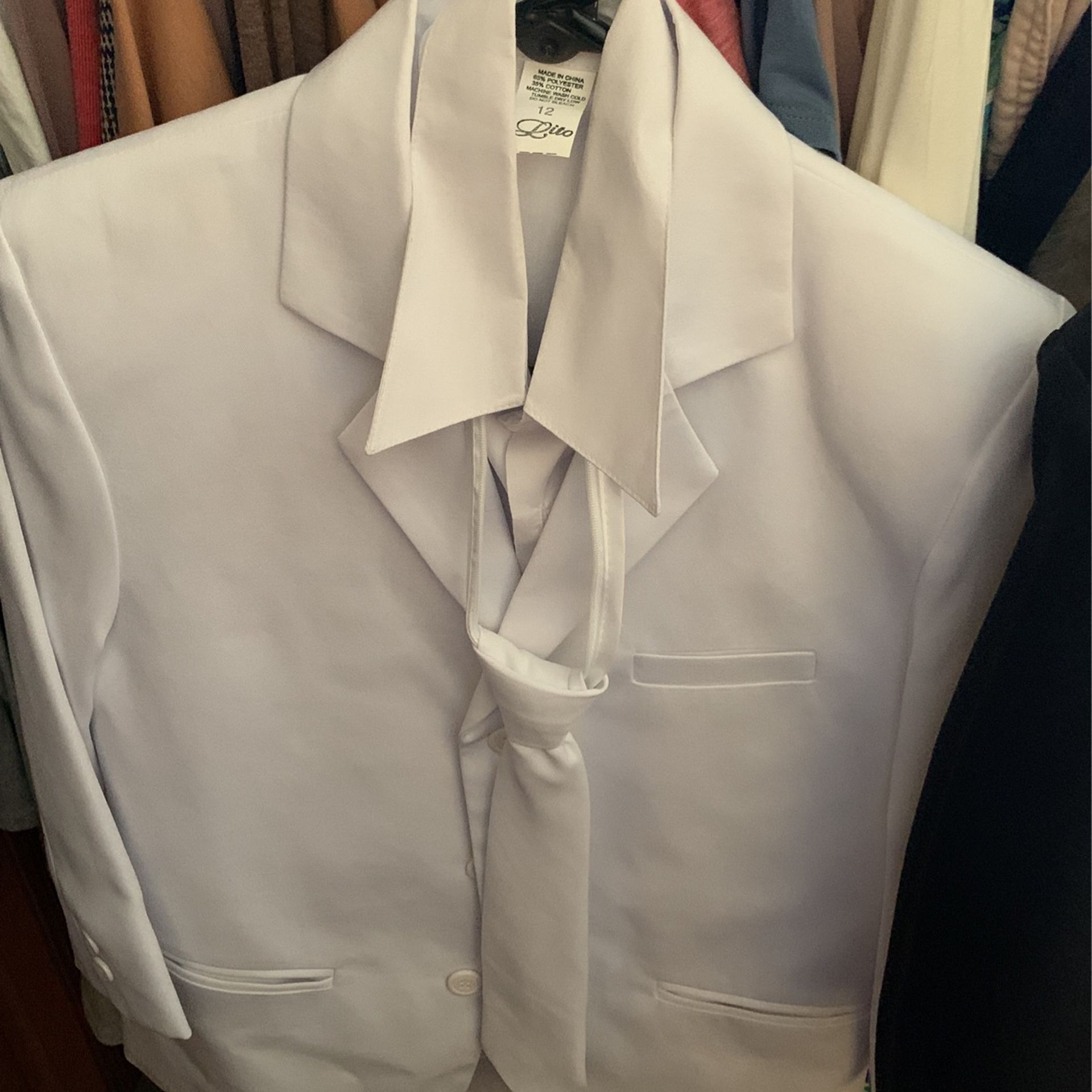 🕊🤍 4 piece tailored suit Excellent Condition- perfect for weddings or first communion