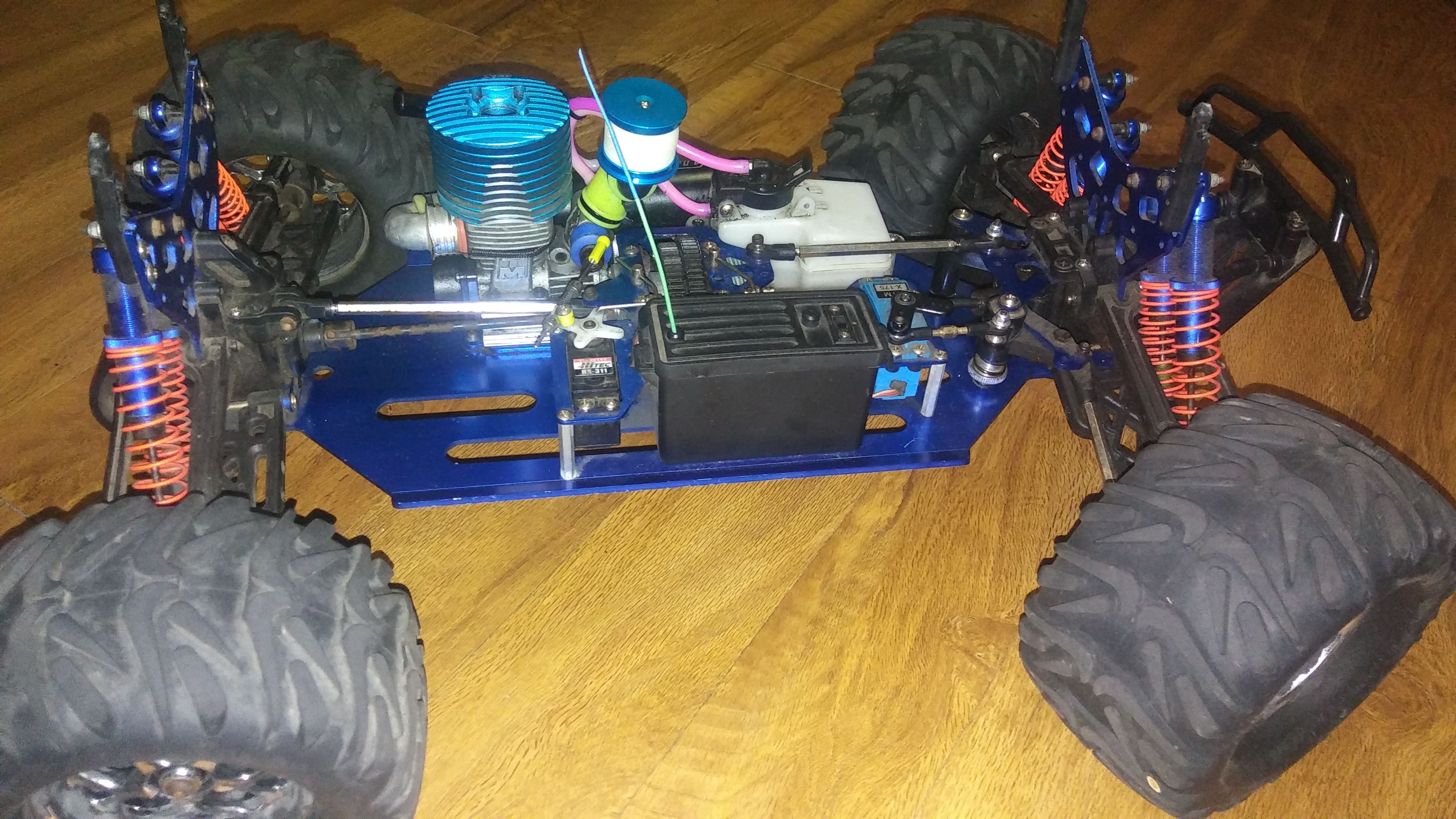 XTM Mammoth Nitro RC Monster Truck 1/8, 4WD, BIG Block Nitro!!! for