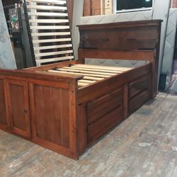 Solid Wood Full Sz Bed Frame Good Condition Asking 450 Thumbnail