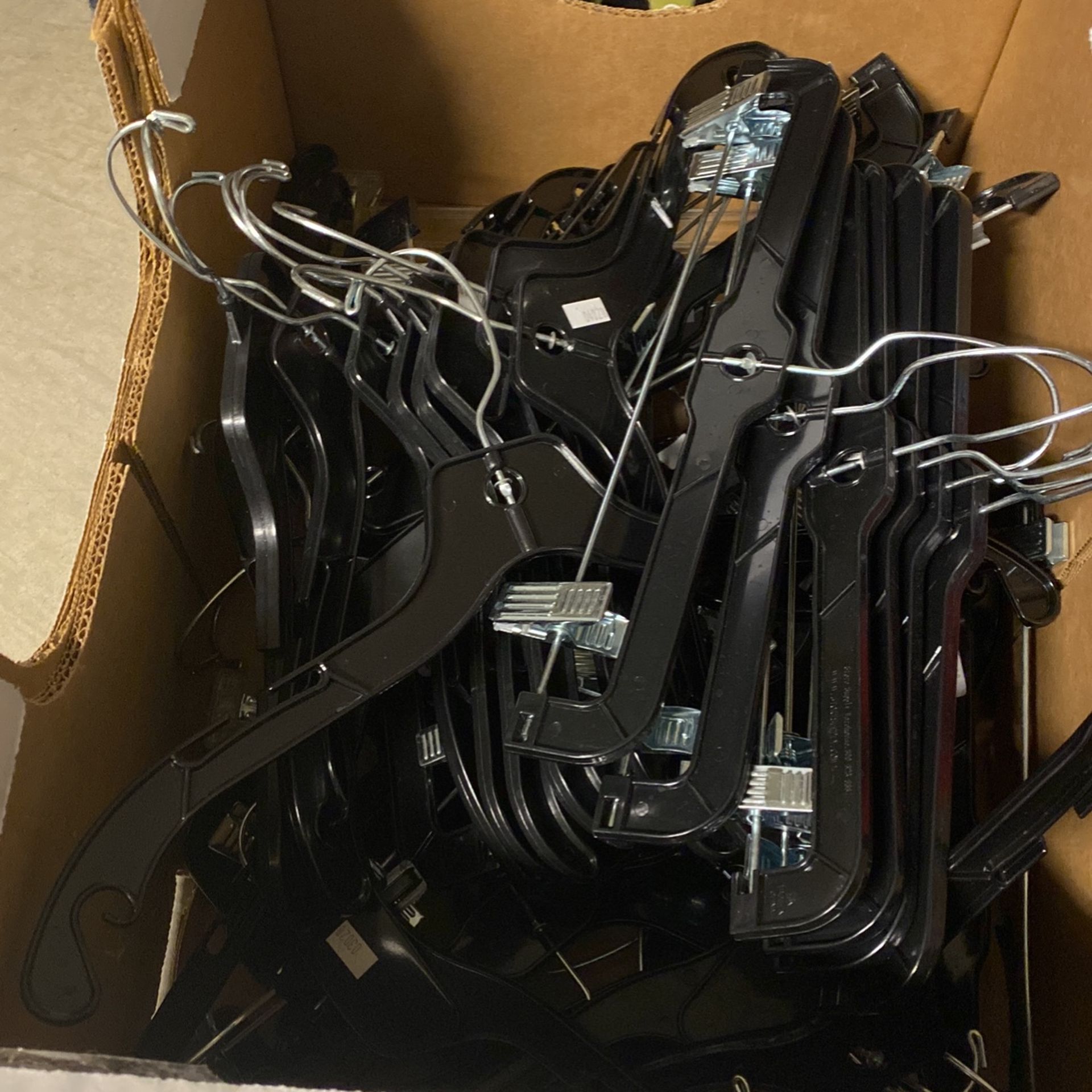 full Box Of 100pc Clothes Hanger And Pant Hanger Mix