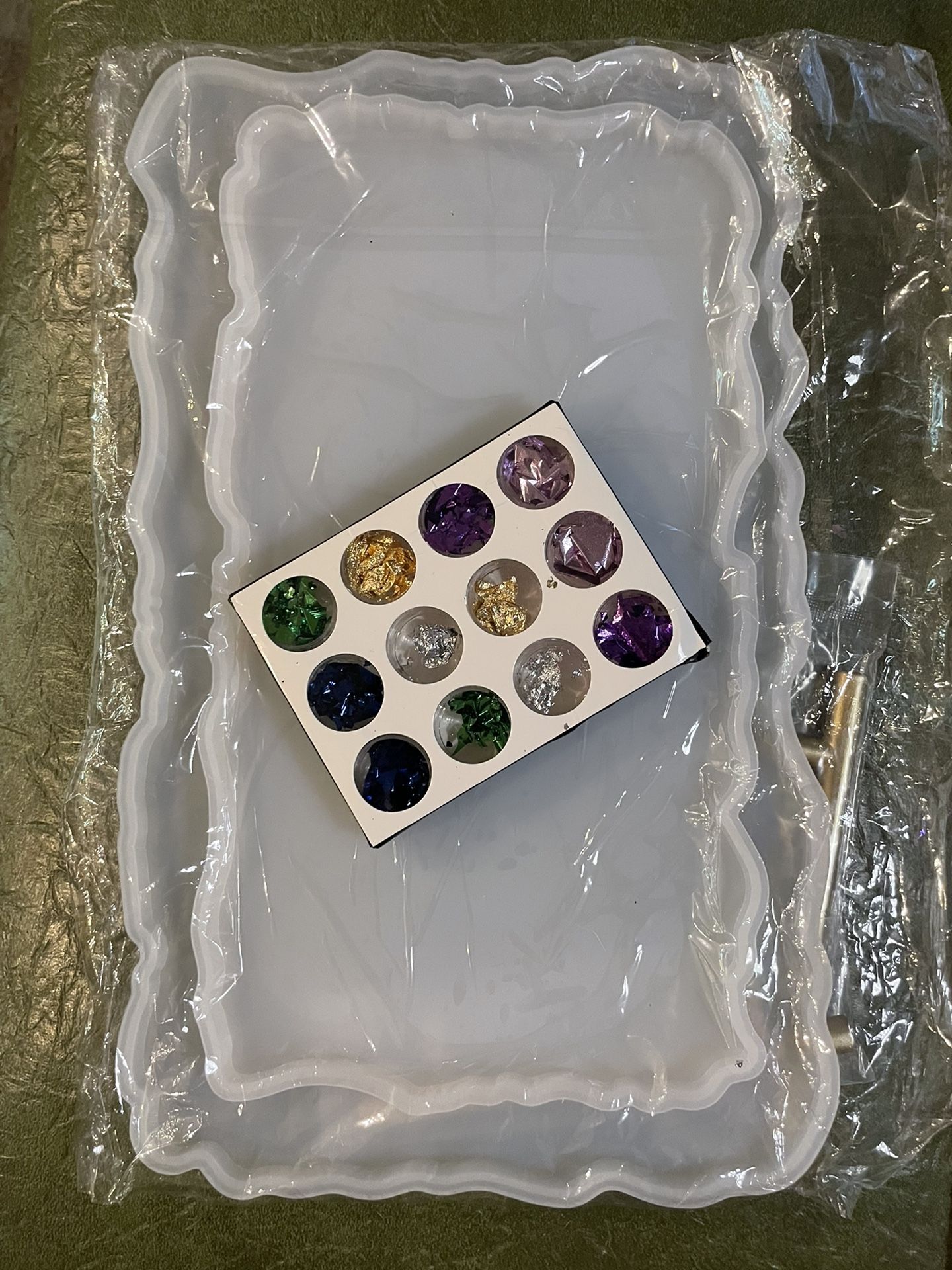 XL Resin Tray Molds With Gold Handles And Metallic Decoration
