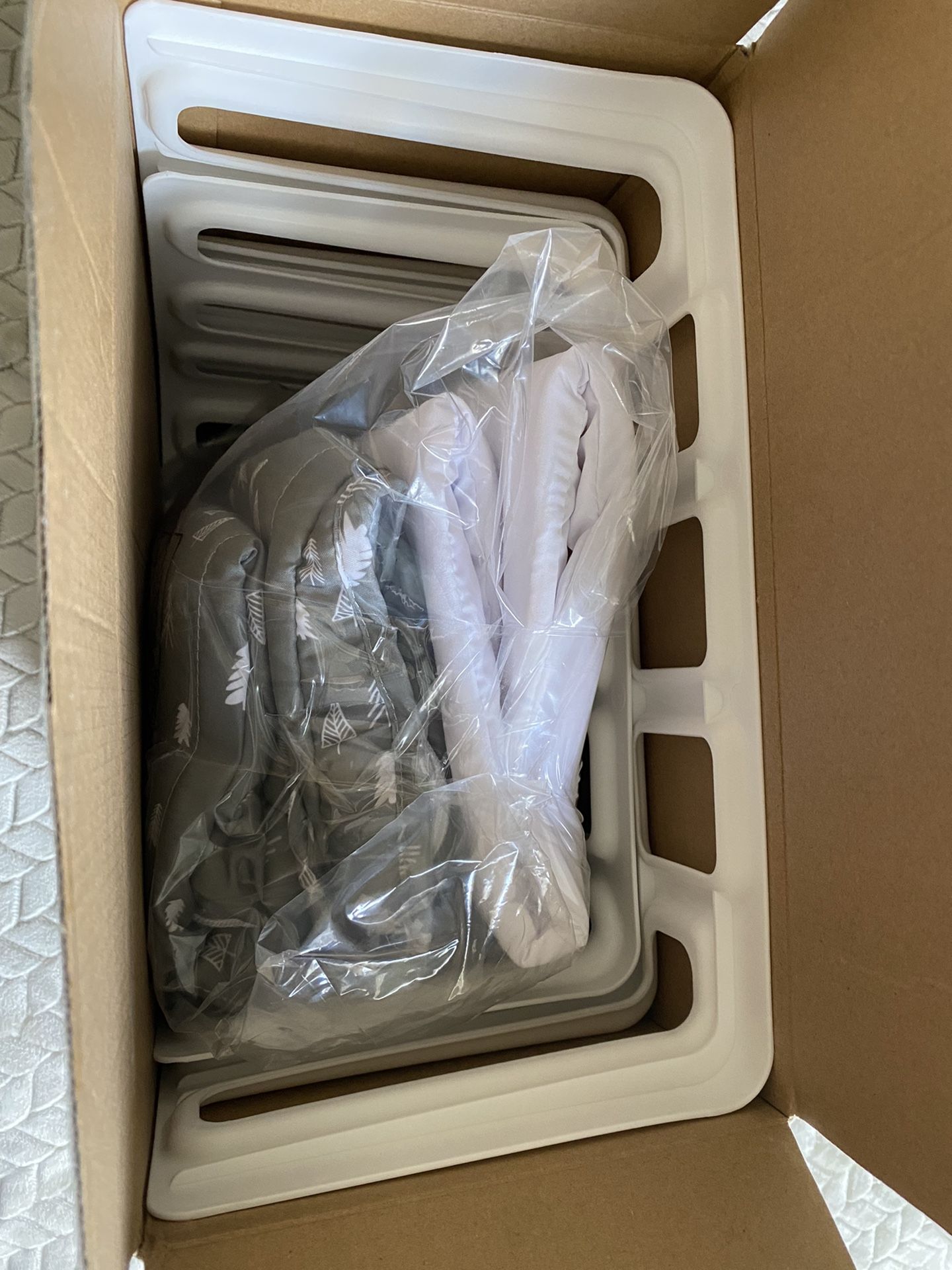 Snuggle Nest Dream Portable infant sleeper