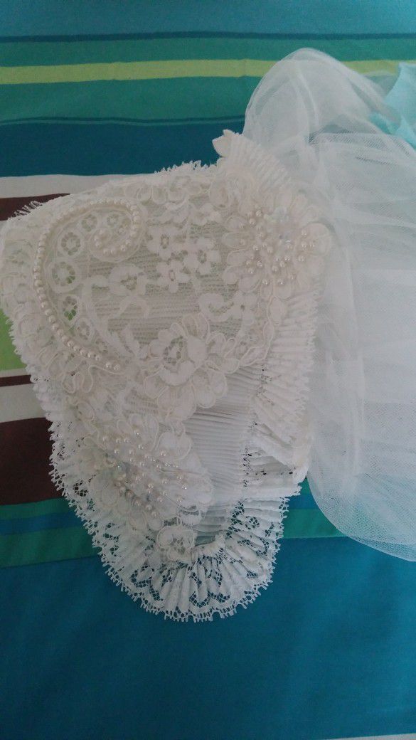 Vintage Mantilla Bridal Veil W/Camelot Cap 