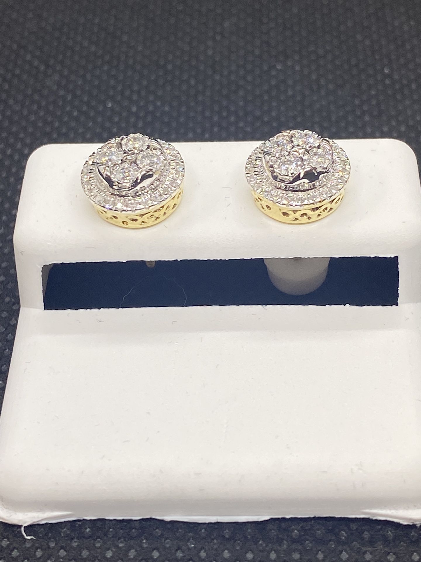 10KT GOLD AND DIAMOND EARRINGS OF 0.35 CTW AVAILABLE ON SPECIAL SALE 
