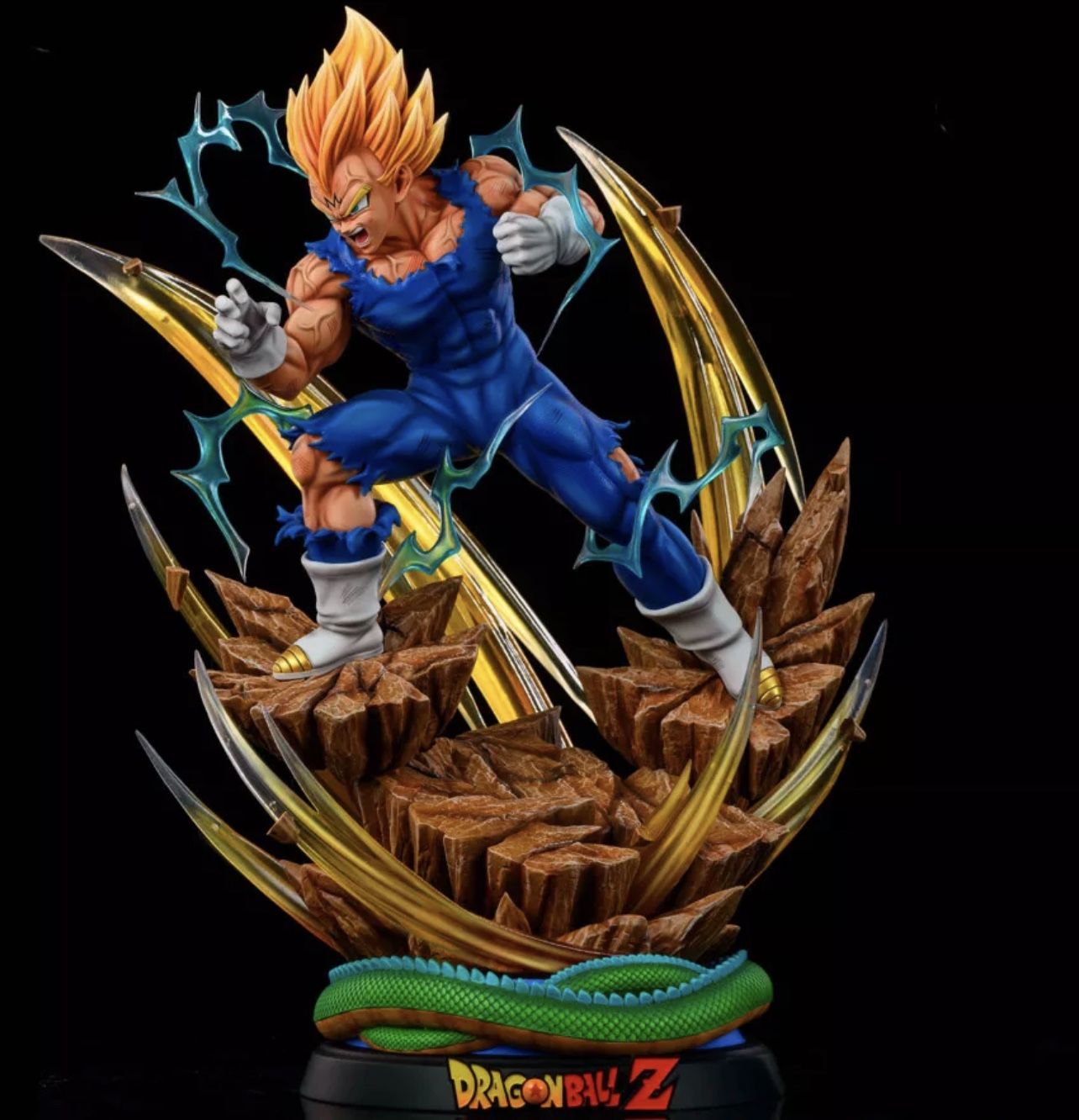 Anime Resin Figures!! Dragonball Z , Attack On Titan