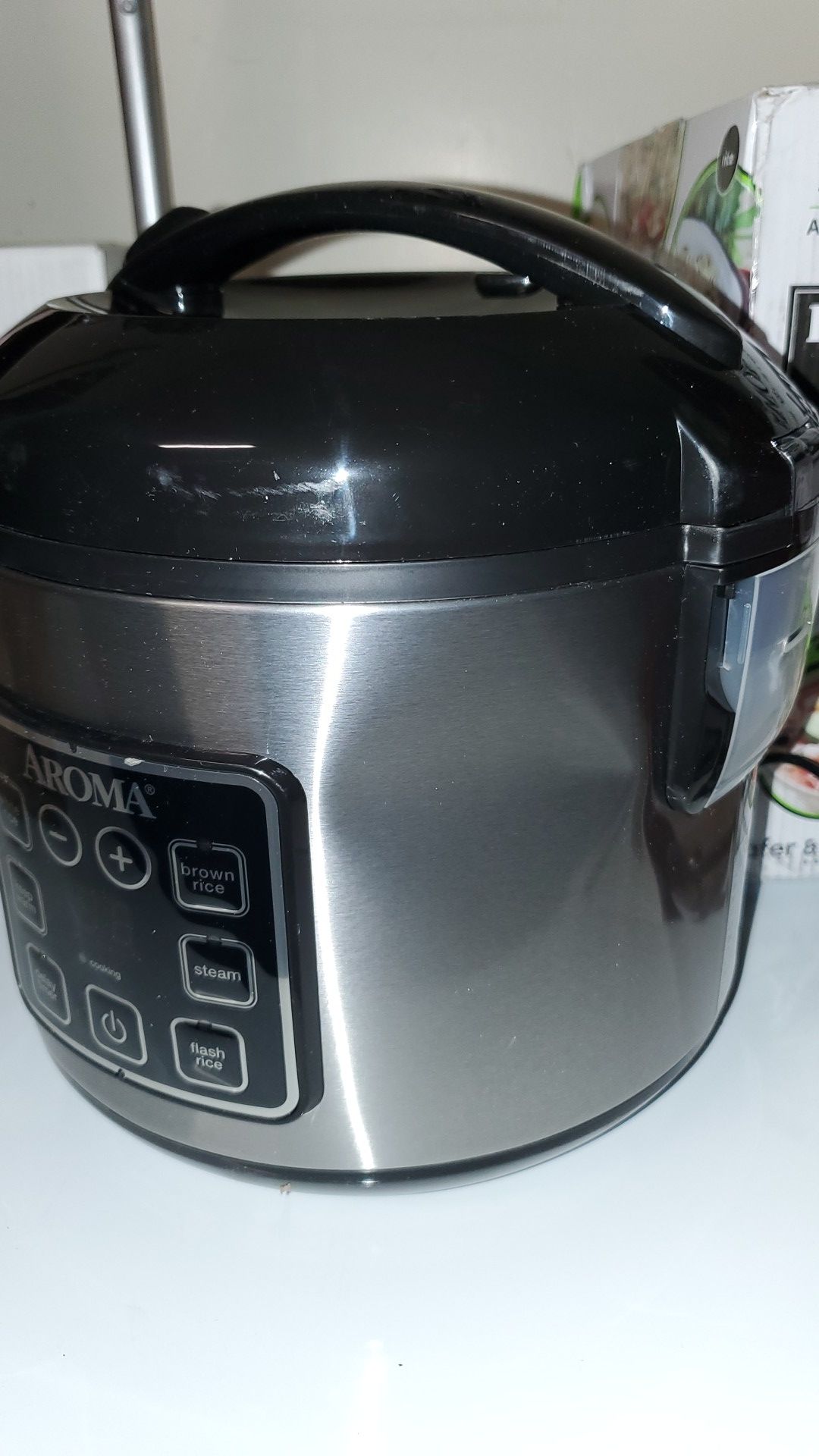 Aroma Housewares Rice Cooker Multicooker
